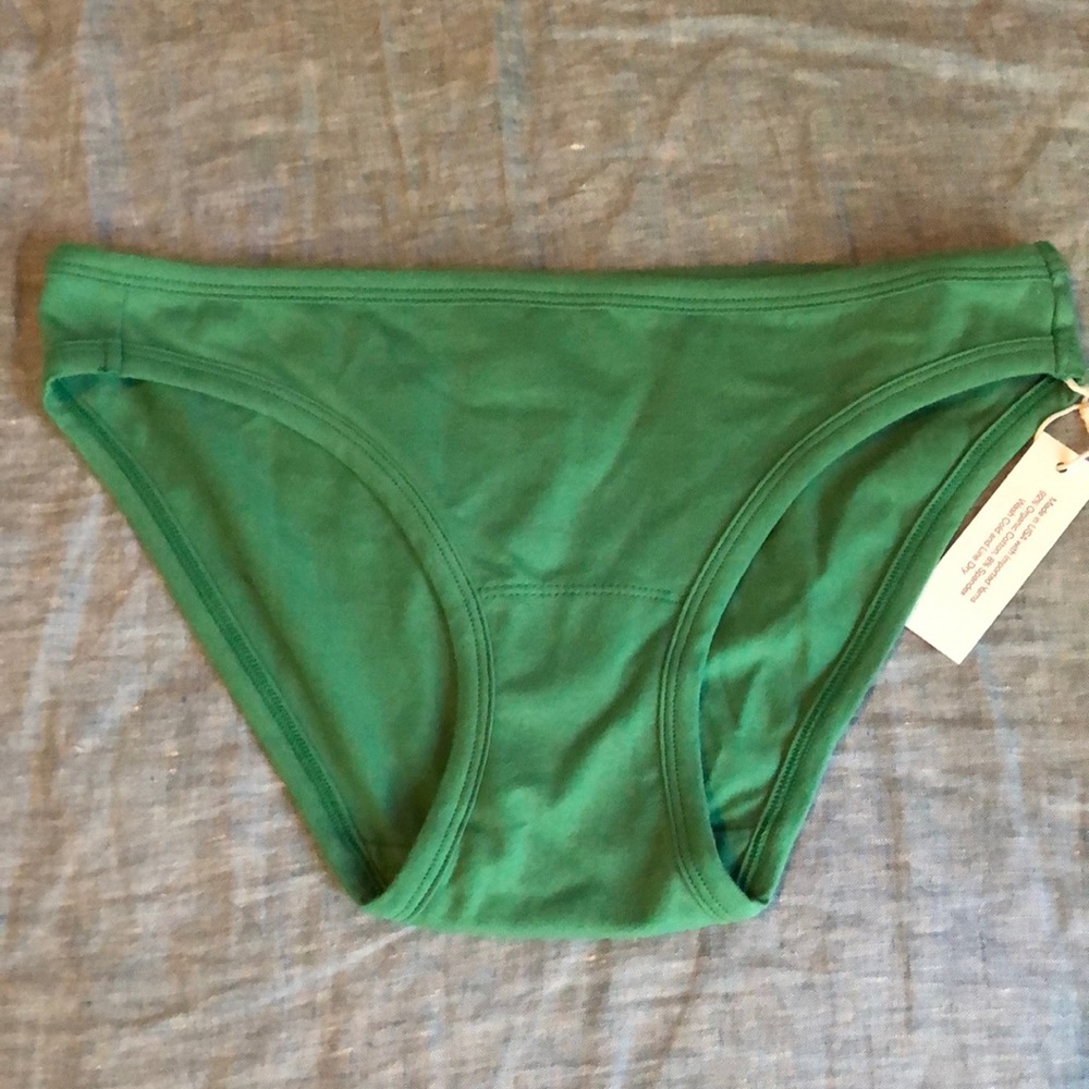 ARQ Lou undies M